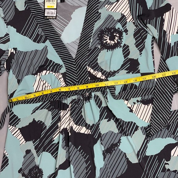 BCBG Max Azria Long Sleeve Dress NWT - Picture 4 of 10